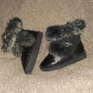 AUABP-Gracie-Black Leather Boots-Sheepskin Lining-Fox Fur Trim-Size 5-Excellent